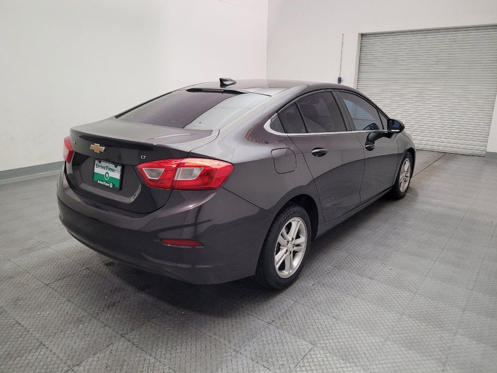 Used 2017 Chevrolet Cruze LT FWD image 9