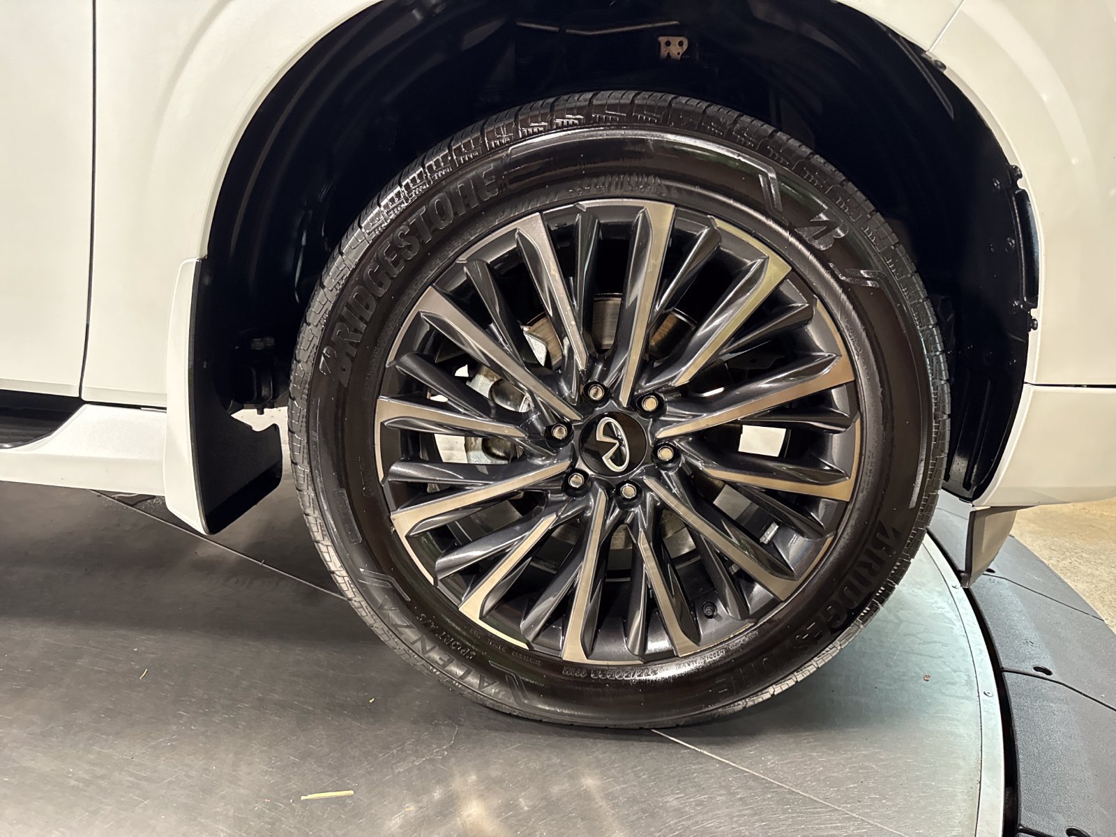 Certified 2026 INFINITI QX80 Autograph w/ Premium Cargo Package AWD/4WD image 2