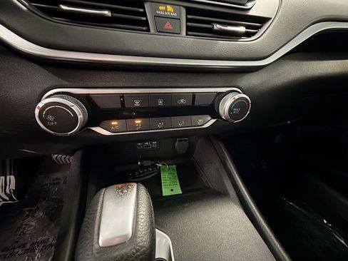 Used 2022 Nissan Altima 2.5 SV AWD/4WD image 24
