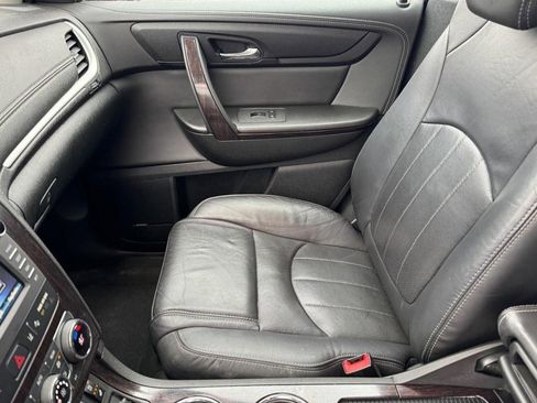 Used 2017 Chevrolet Traverse Premier image 14