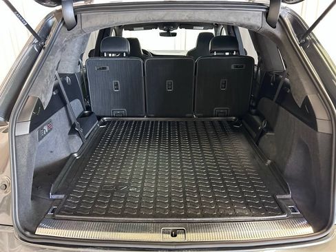 Used 2022 Audi SQ7 Prestige AWD/4WD image 33