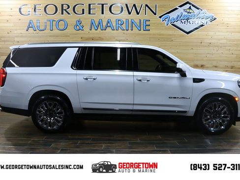Used 2024 GMC Yukon XL Denali Ultimate AWD/4WD image 1