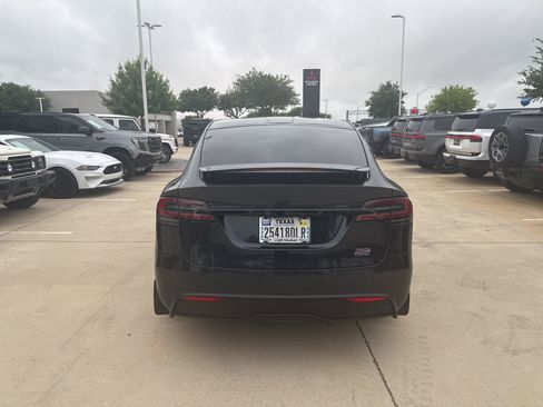 Used 2024 Tesla Model X Plaid image 4