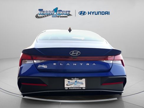 New 2026 Hyundai Elantra SE image 7