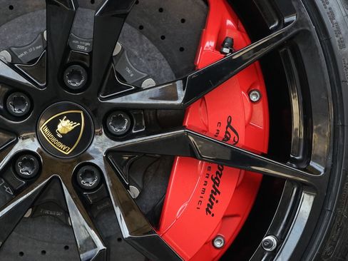 Used 2017 Lamborghini Aventador S AWD/4WD image 33
