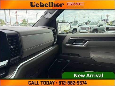 Used 2023 Chevrolet Silverado 1500 LTZ AWD/4WD image 33