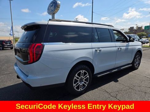 Used 2025 Ford Expedition Max Active AWD/4WD image 9