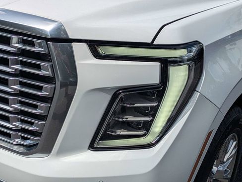 Used 2025 GMC Yukon Denali RWD image 9