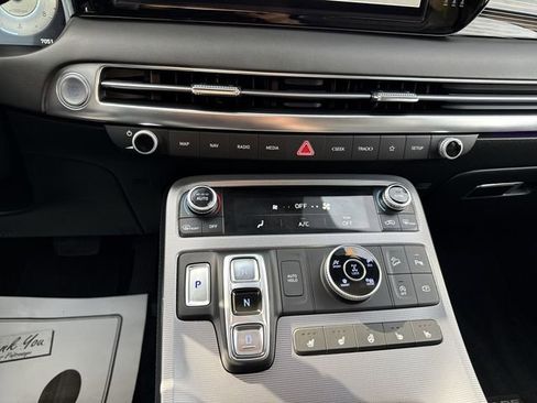Used 2023 Hyundai Palisade Calligraphy image 17