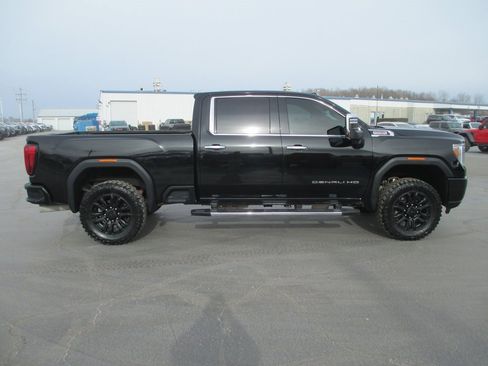 Used 2022 GMC Sierra 2500 Denali w/ Denali Ultimate Package image 3