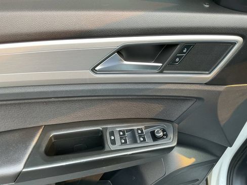 Used 2018 Volkswagen Atlas S FWD image 10