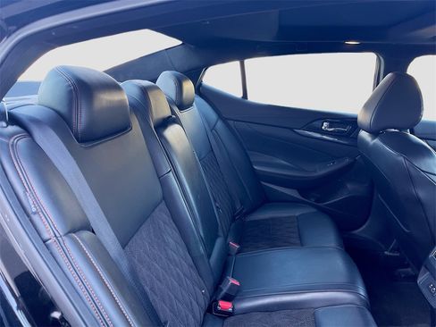 Used 2019 Nissan Maxima SR w/ Premium Package image 28