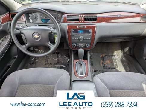 Used 2009 Chevrolet Impala LT FWD image 11