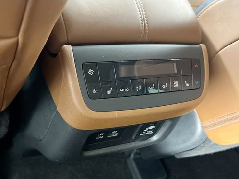 Used 2024 Nissan Pathfinder Platinum w/ Cargo Package AWD/4WD image 26