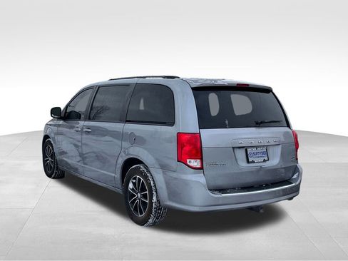Used 2019 Dodge Grand Caravan GT image 4