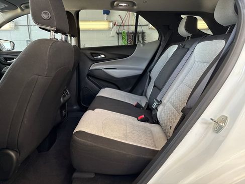 Used 2022 Chevrolet Equinox LS w/ LS Convenience Package AWD/4WD image 33
