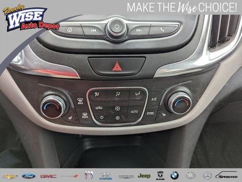 Used 2021 Chevrolet Equinox LT AWD/4WD image 16
