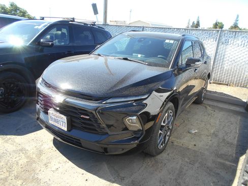 Used 2024 Chevrolet Blazer RS w/ Enhanced Convenience Package AWD/4WD image 3