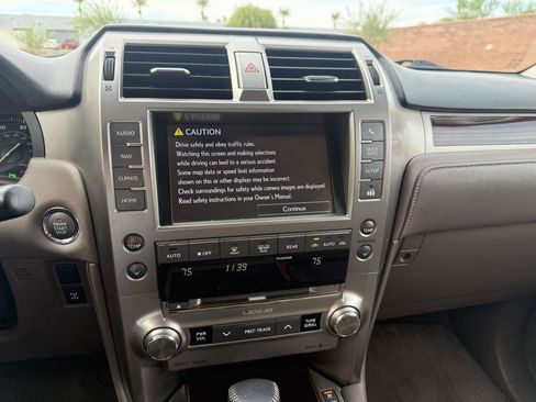 Used 2017 Lexus GX 460 Premium w/ Premium Package AWD/4WD image 23