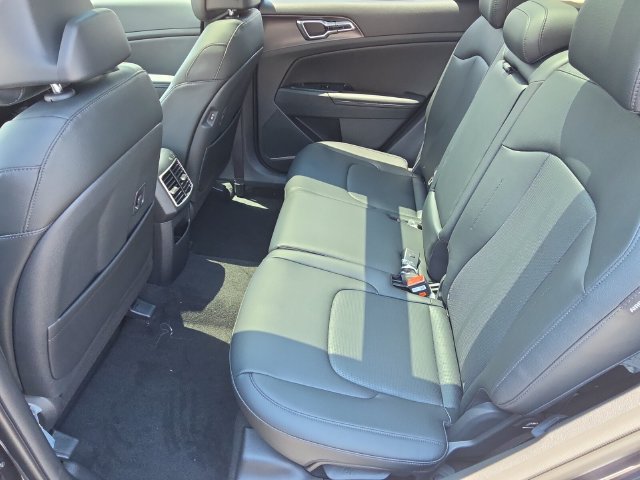 New 2026 Kia Sportage SX FWD image 7
