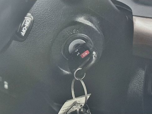Used 2019 Toyota Tundra Limited w/ Limited Premium Package AWD/4WD image 27