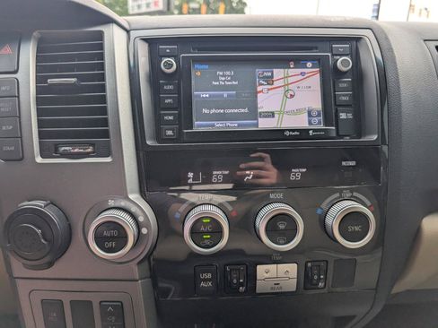 Used 2014 Toyota Sequoia Platinum RWD image 19