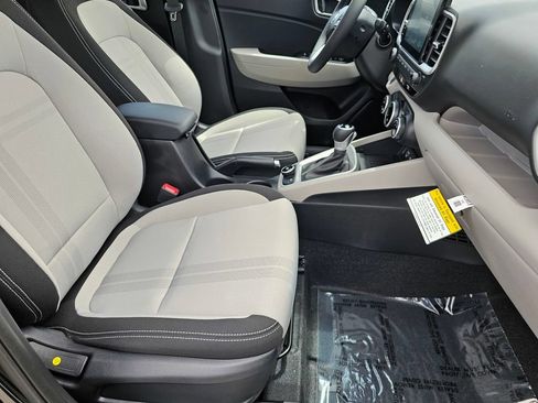 Certified 2026 Hyundai Venue SEL FWD image 9