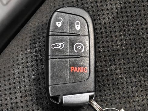 Used 2021 Jeep Grand Cherokee Laredo X AWD/4WD image 12