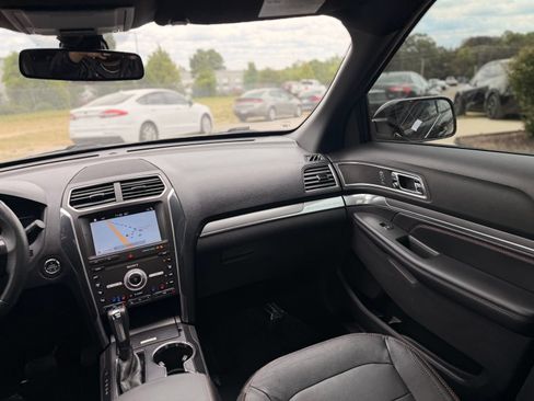 Used 2019 Ford Explorer Sport w/ Equipment Group 401A AWD/4WD image 12