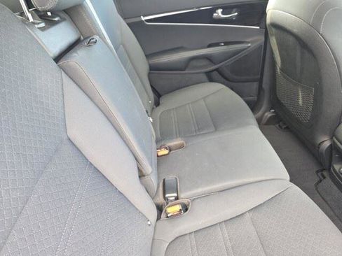 Used 2020 Kia Sorento S image 30