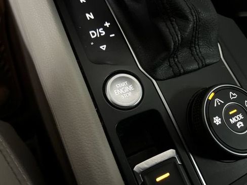 Used 2019 Volkswagen Atlas SE w/ Towing Package AWD/4WD image 16