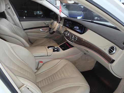 Used 2019 Mercedes-Benz S 560 Sedan image 29