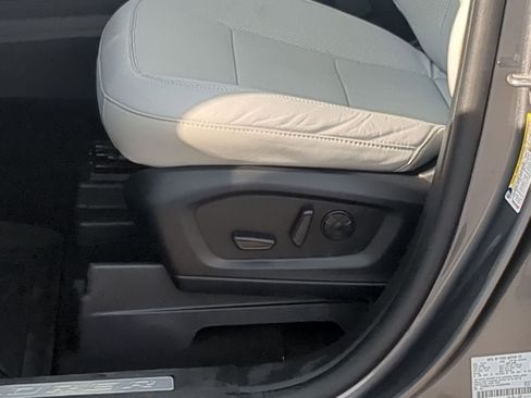 Used 2025 Ford Explorer Platinum w/ Ultimate Package image 13