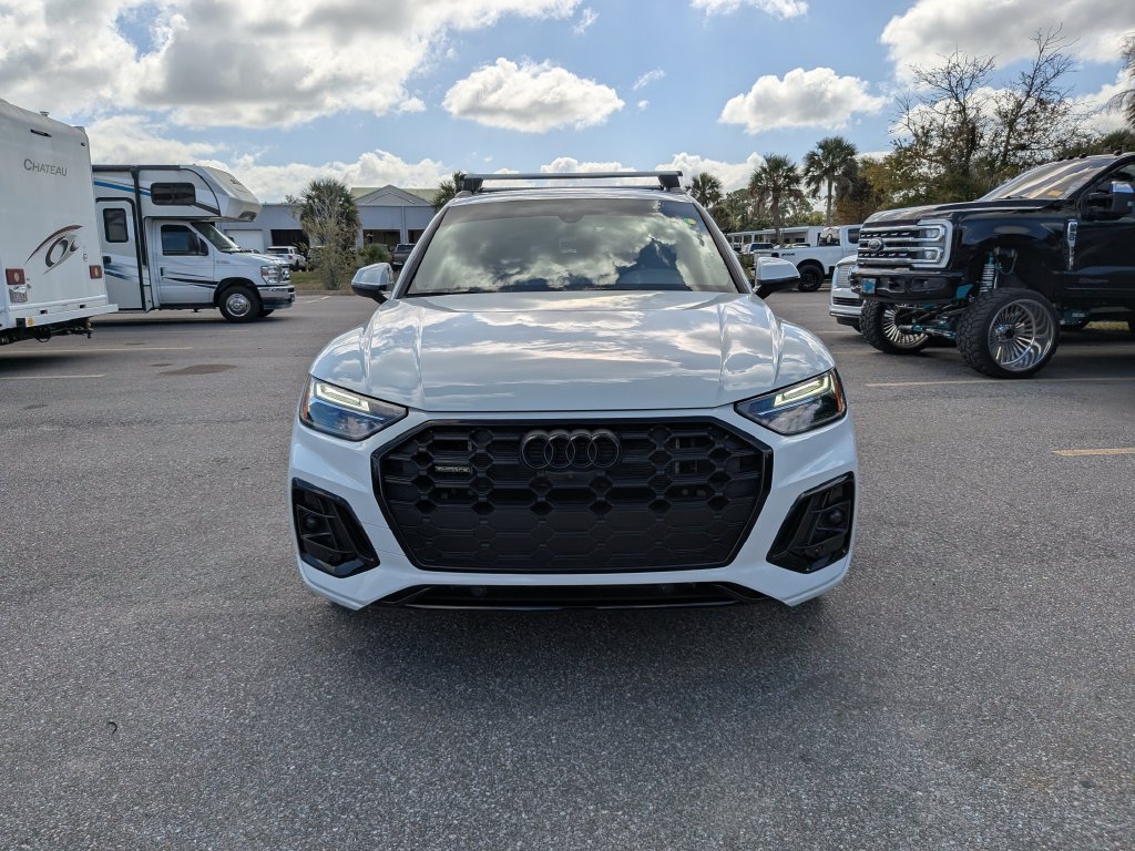Used 2024 Audi Q5 e Premium Plus w/ Premium Plus Package AWD/4WD image 3
