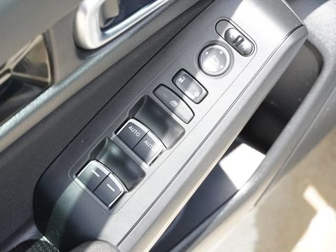 Used 2022 Honda Civic EX image 19