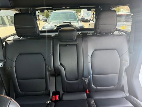 Used 2023 Ford Bronco Badlands AWD/4WD image 13