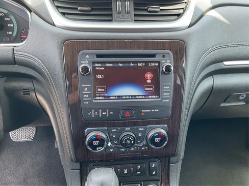 Used 2015 Chevrolet Traverse LT FWD image 13