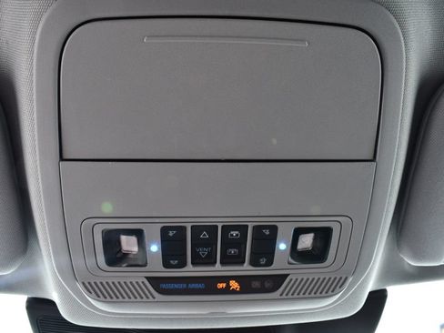 Used 2023 Ford Explorer XLT w/ Equipment Group 202A AWD/4WD image 34