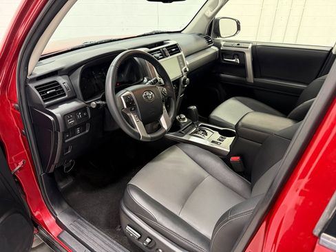 Used 2020 Toyota 4Runner SR5 Premium image 11