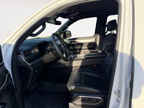 Used 2023 Jeep Wagoneer Series II image 7