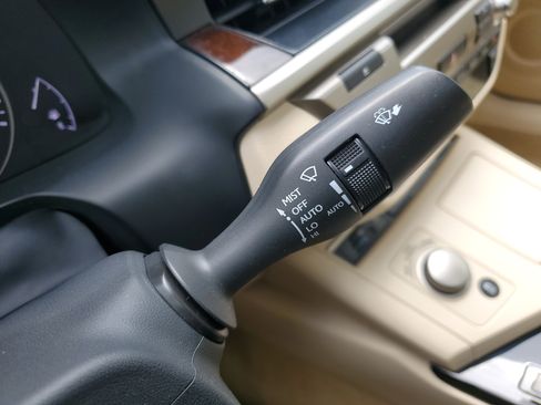 Used 2013 Lexus ES 350 4dr Sdn image 22