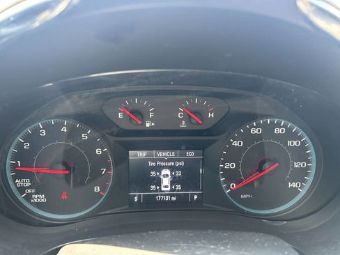 Used 2018 Chevrolet Malibu LT image 11