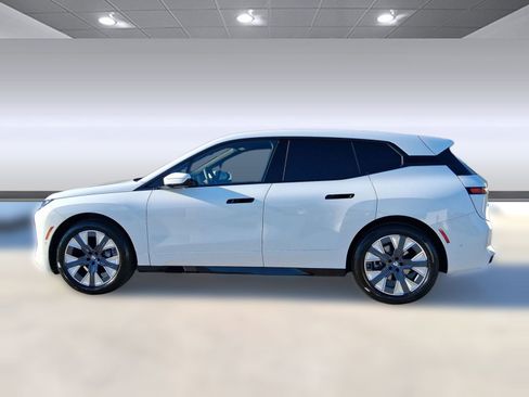 New 2026 BMW iX xDrive60 image 2