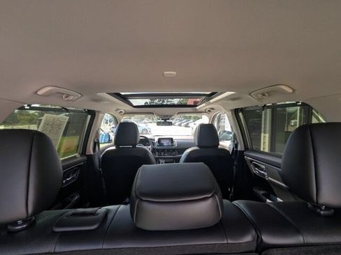 Used 2023 Nissan Rogue SV w/ SV Premium B Package FWD image 18