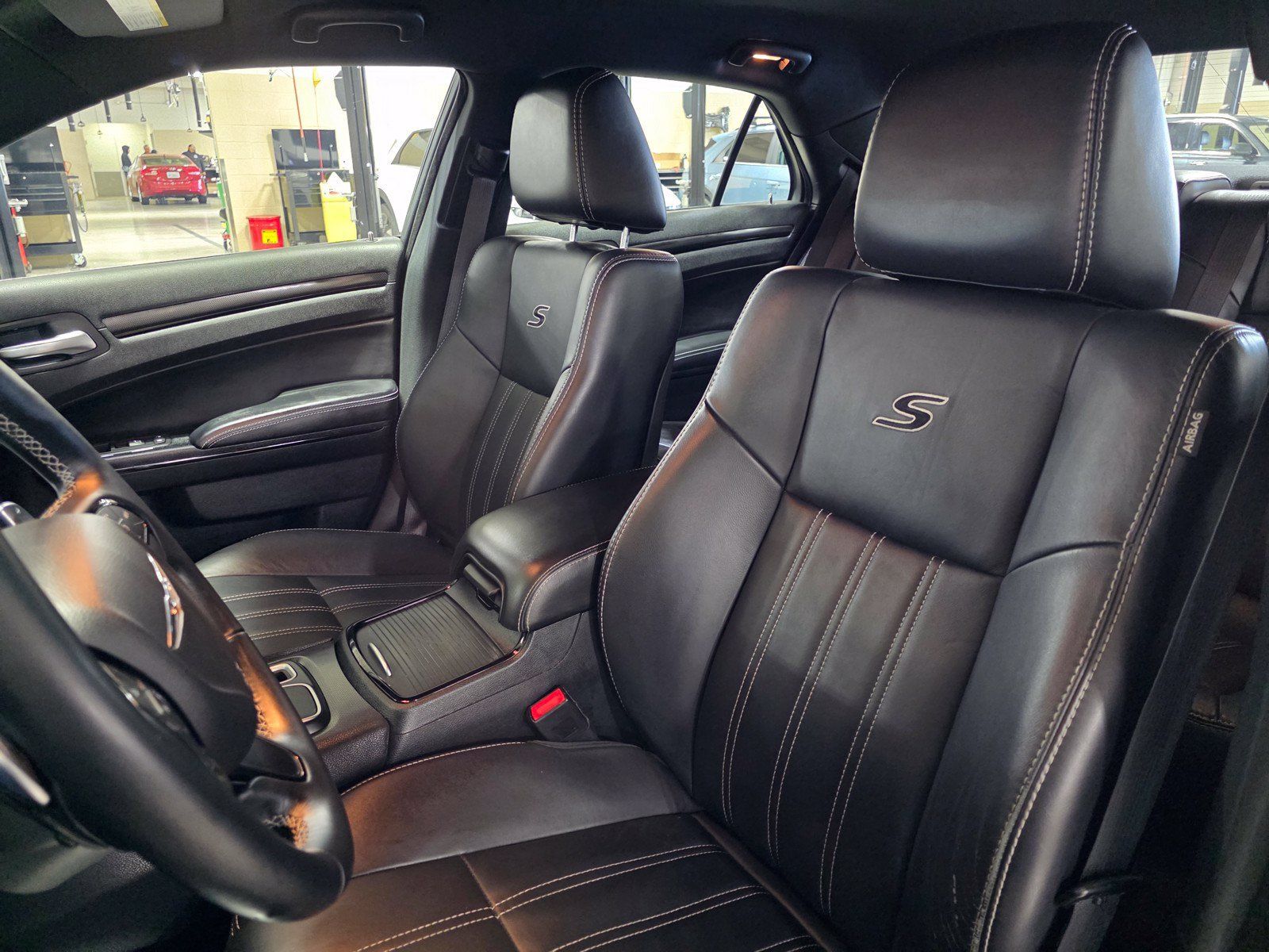 Used 2015 Chrysler 300 S RWD image 23