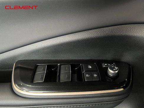 Used 2024 Toyota Crown Limited image 21