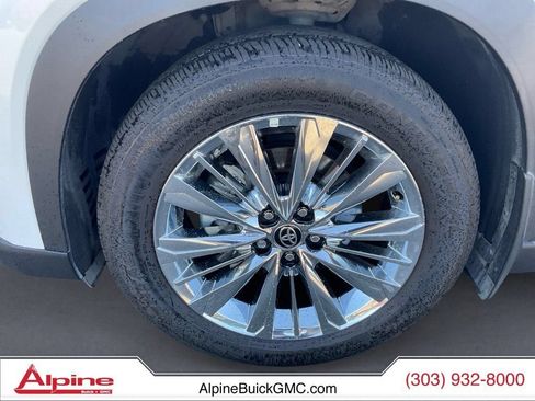 Used 2024 Toyota Grand Highlander FWD image 14