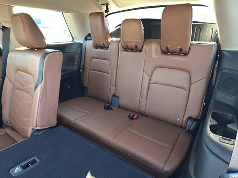 Used 2022 Nissan Pathfinder Platinum w/ Cargo Package image 17