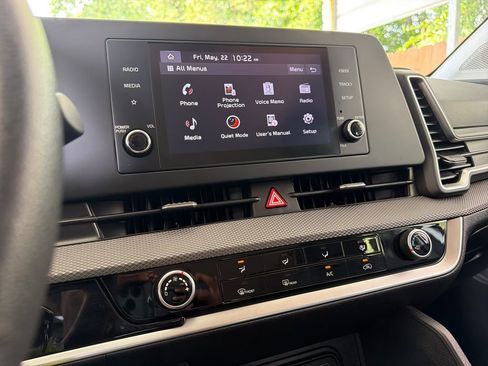 Used 2025 Kia Sportage LX FWD image 23