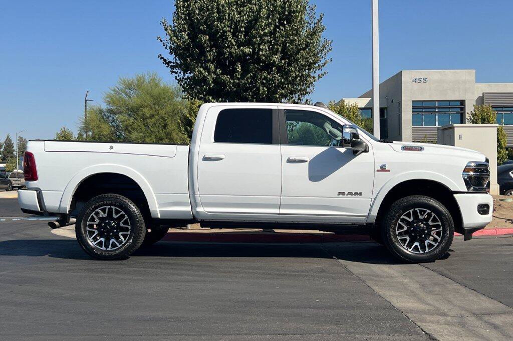 Used 2025 RAM 2500 Limited AWD/4WD image 3